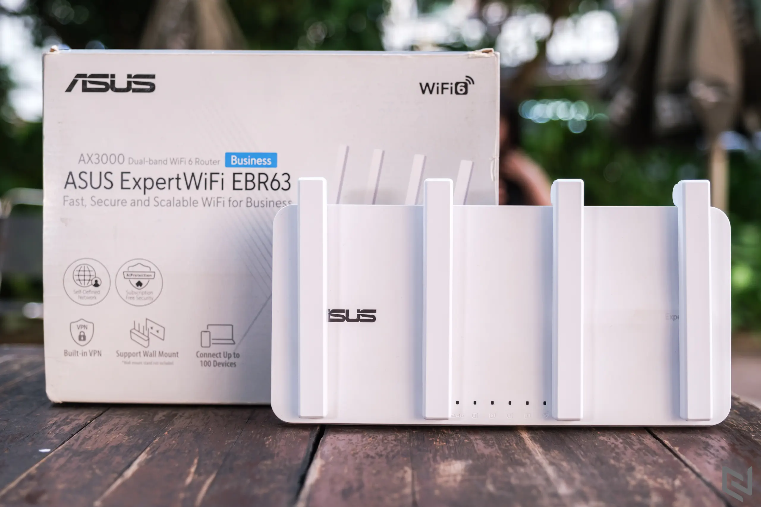 ASUS ExpertWiFi EBR63 路由器在手：中小型企業專用 WiFi 6 解決方案