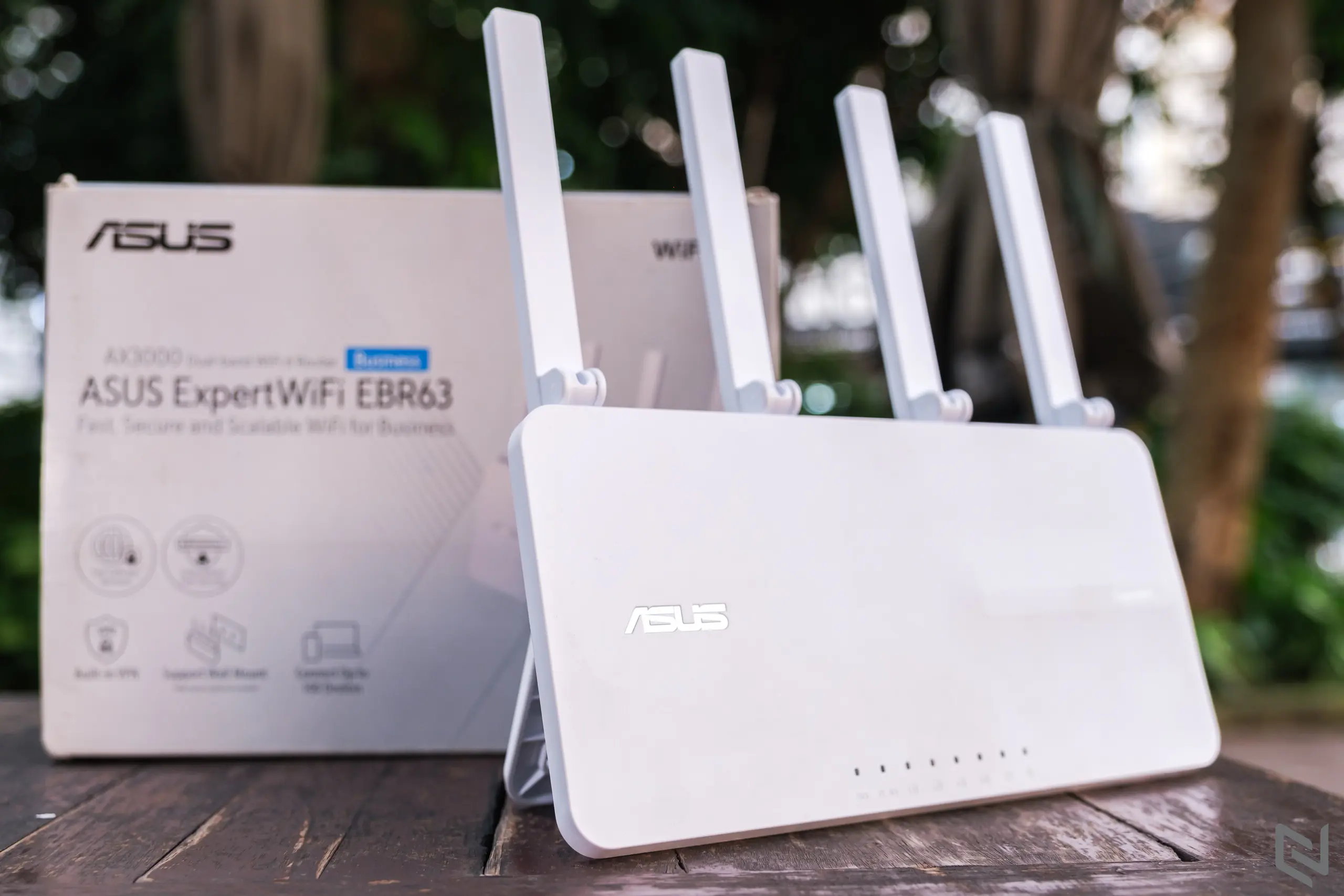 ASUS ExpertWiFi EBR63 路由器在手：中小型企業專用 WiFi 6 解決方案